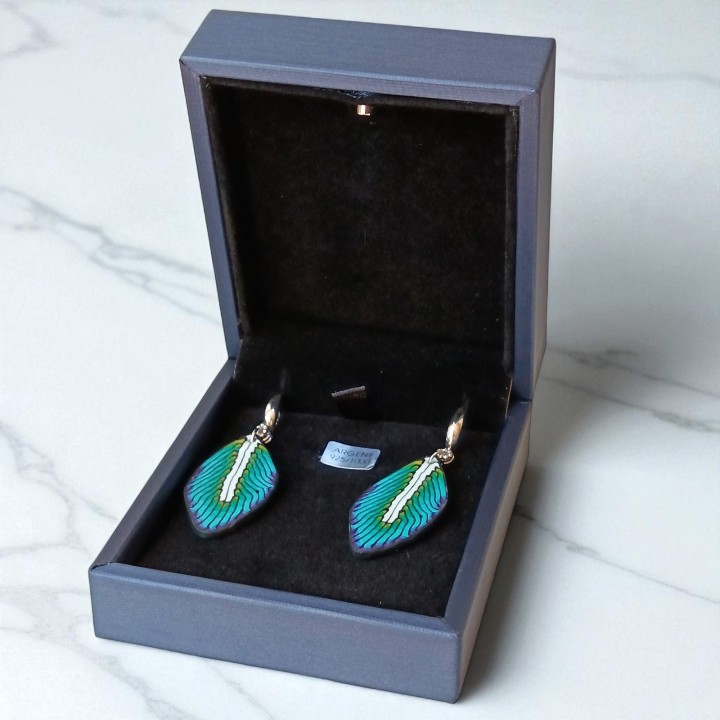 Boucles d'oreilles, pendants, pièce unique, artisan créateur, argile polymère, fimo, art, finesse, passion, délicatesse, plume